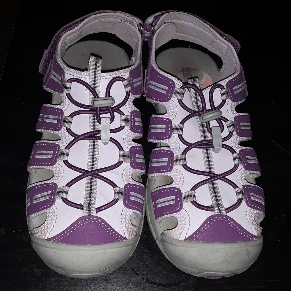 Kids size 4 sandals